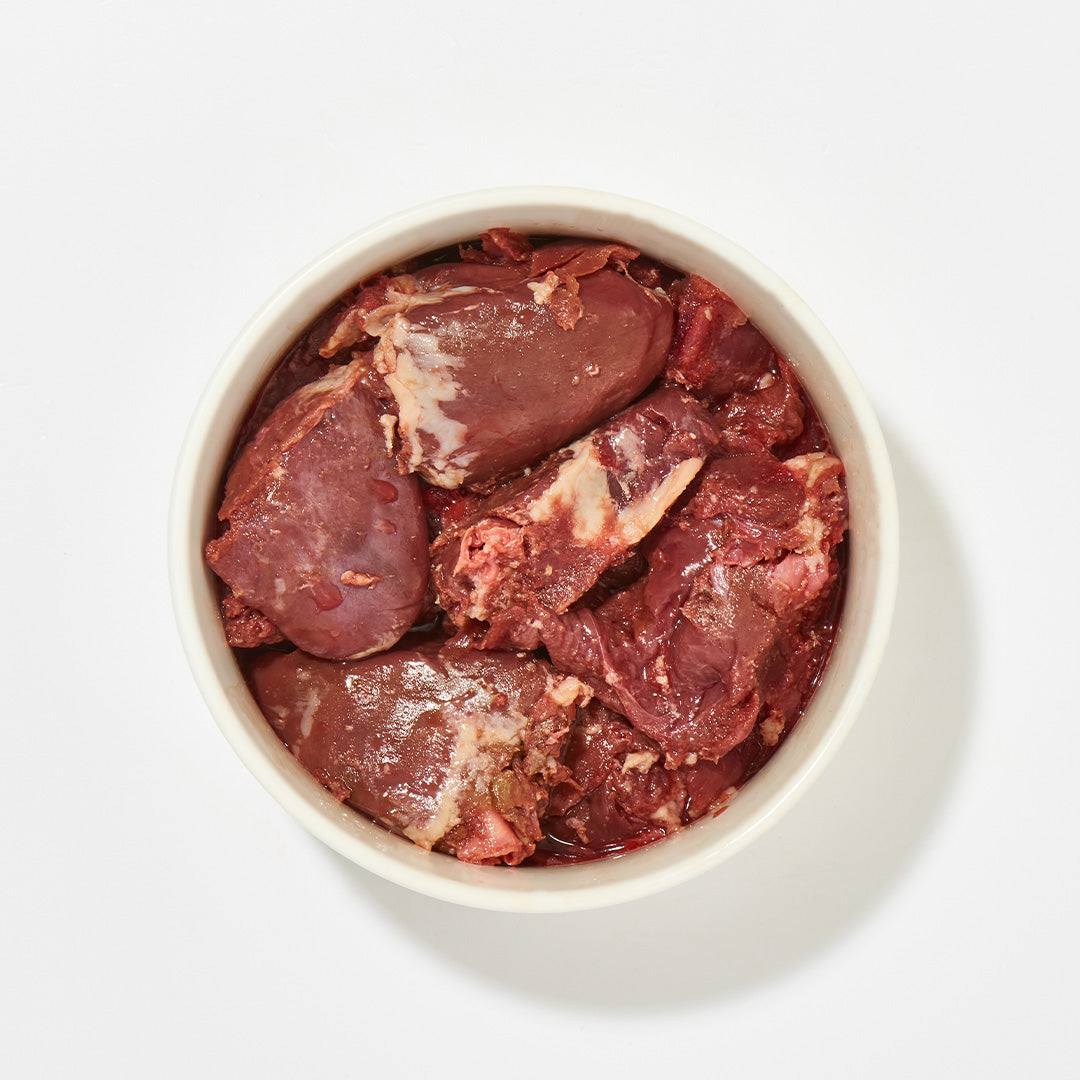 Putenherz in einer weißen Schale, 500 g, gefroren, natürliche Innereien