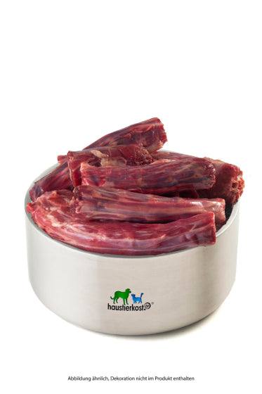 Gänsehälse in Stücken, 1 kg, gefroren in Edelstahlschüssel.