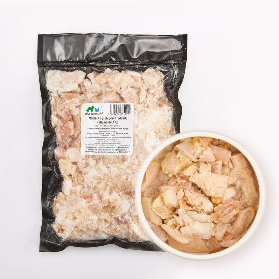 Seelachs gewürfelt in Verpackung und Schale, reich an Omega-3 und Omega-6 Fettsäuren, geeignet für Hunde und Katzen.