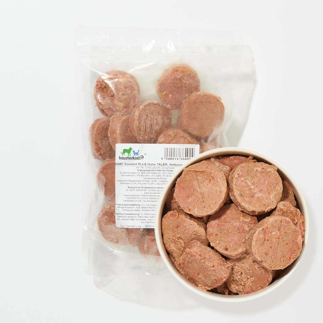 BARF Komfort PLUS Huhn Taler mit Hühnerhälsen, Karotten und Leinöl; BARF-Mischung als Kalziumquelle.