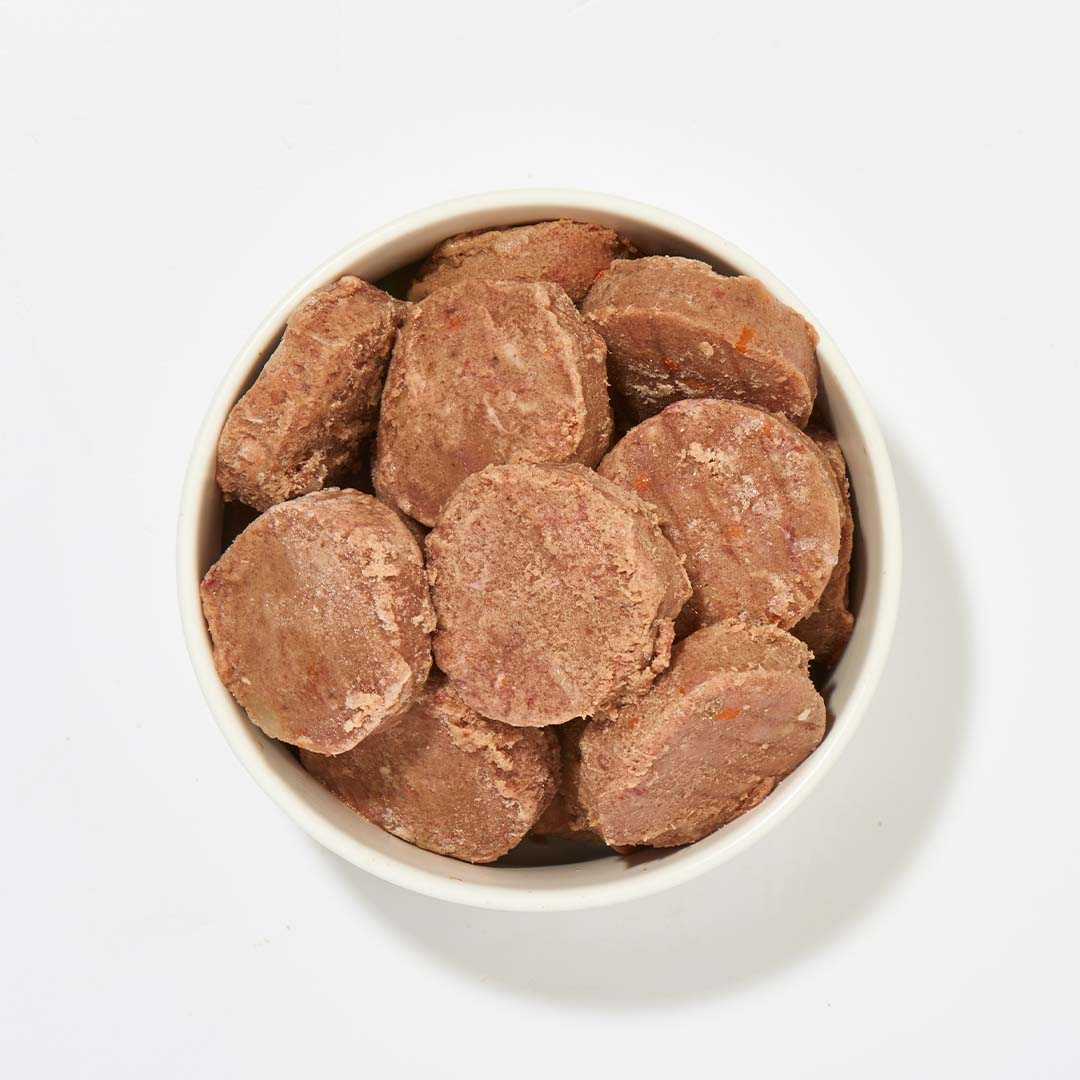 BARF Komfort PLUS Ente Taler, 800 g in Schale, aus Entenkarkasse, Herz, Mägen, Karotten, Äpfeln, Birnen, Leinöl und Kräutern.