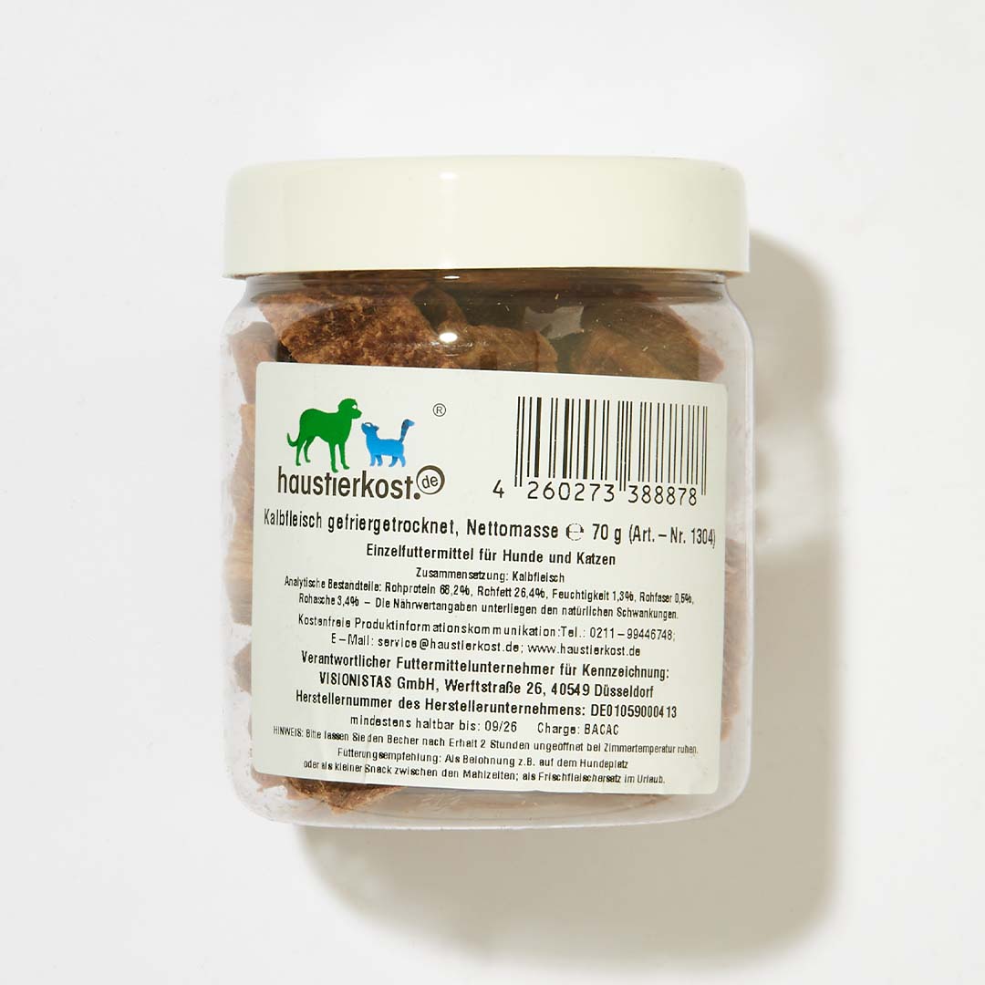 Kalbfleisch gefriergetrocknet 70 g im transparenten Behälter, geeignet als Hundesnack oder Frischfleischersatz.
