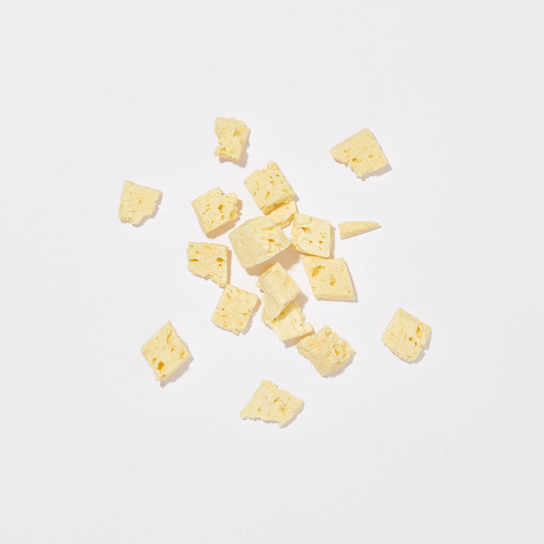 Gefriergetrockneter Kau-Käse, 150 g, als Snack für Hunde.