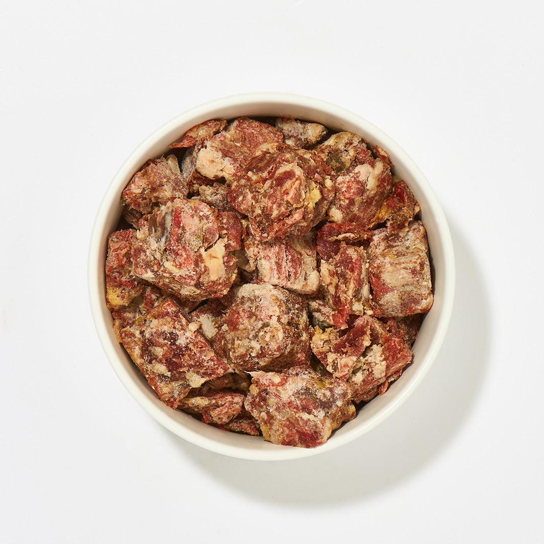 Pferdefleisch mit Innereien für Hunde und Katzen, 500 g Schale.