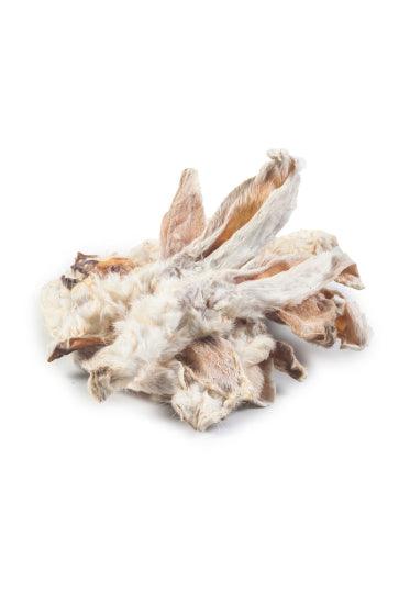 Getrocknete Kaninchenohren mit Fell, 500 g Packung, ideal für allergische und kleinere Hunde.