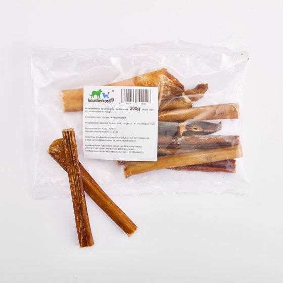 Getrockneter Ochsenziemer für Hunde in Kunststoffverpackung, zahnfreundlicher Kausnack.