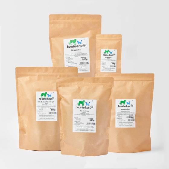 Kauartikel-Paket Rind, ca. 2 kg, mit getrocknetem Rindfleisch, Rinderkopfhaut, Rinderleber, Rinderohren und Rinderlungen-Würfeln.