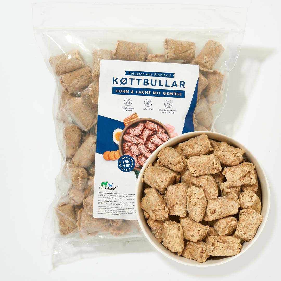Köttbullar Huhn & Lachs im wiederverschließbaren Beutel, einzeln portionierbare Hundemahlzeit aus Rinderpansen, Hühnerrücken und Lachs.
