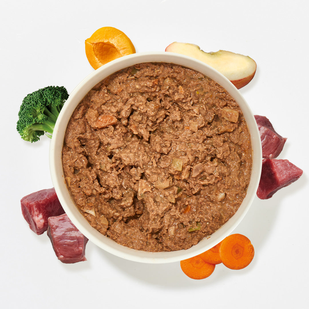 Feuchtes, schonend gegartes Pferdefleisch-Menü für Hunde mit Brokkoli, Karotten, Aprikose und Apfel, nährstoffreich und leicht verdaulich nach Sous-Vide-Methode