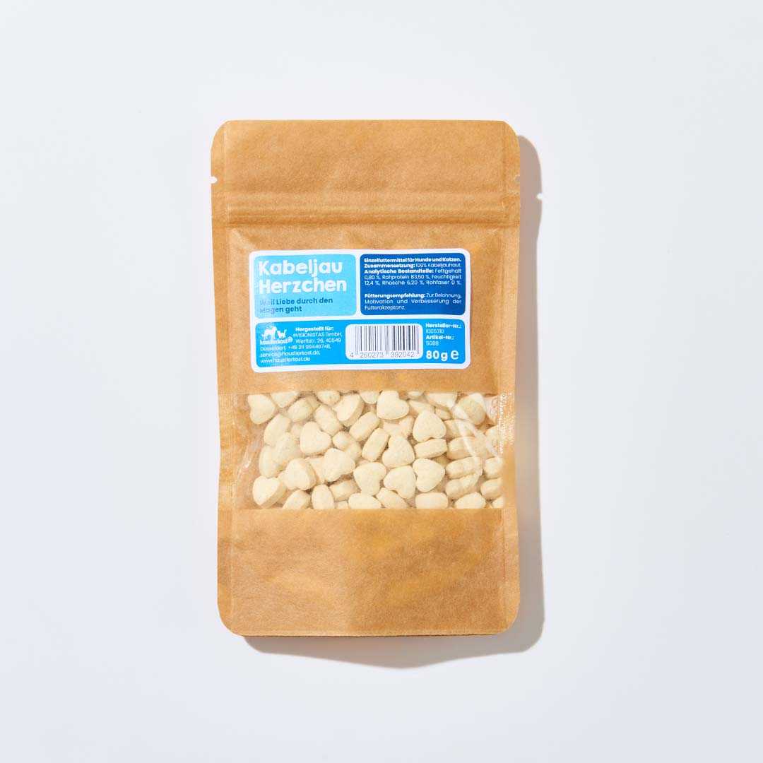 Kabeljau Herzchen Snack, 80 g Packung mit herzförmigen Snacks aus reiner Kabeljauhaut für Hunde.