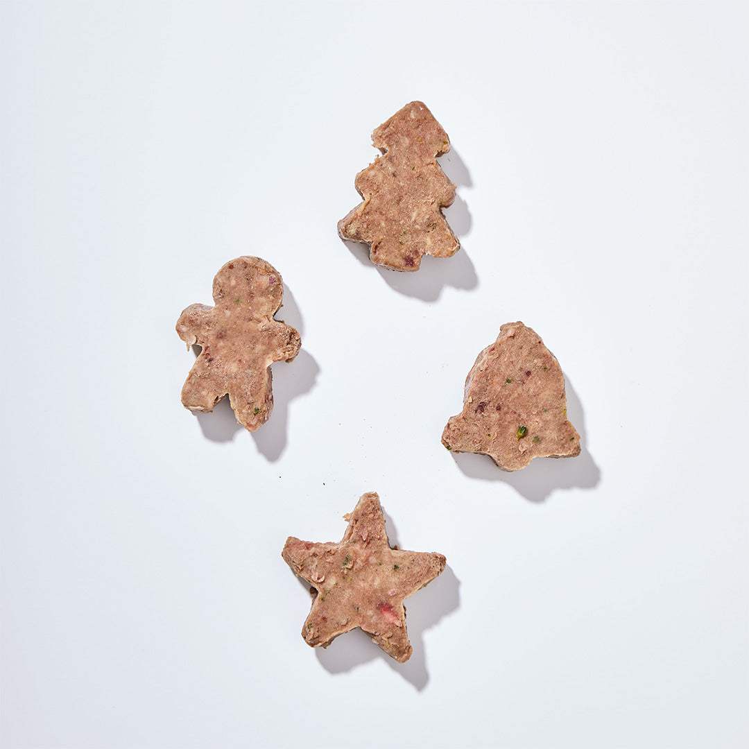 Weihnachtlich geformte Truthahn-Nuggets für Hunde, 750 g Packung.