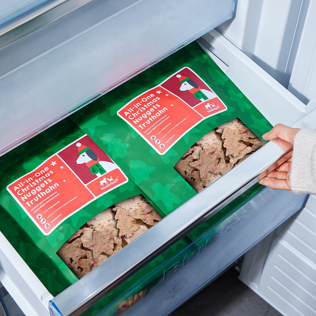 All-in-One Christmas Nuggets Truthahn 750 g im Tiefkühlfach, festliches Komplettmenü für Hunde.