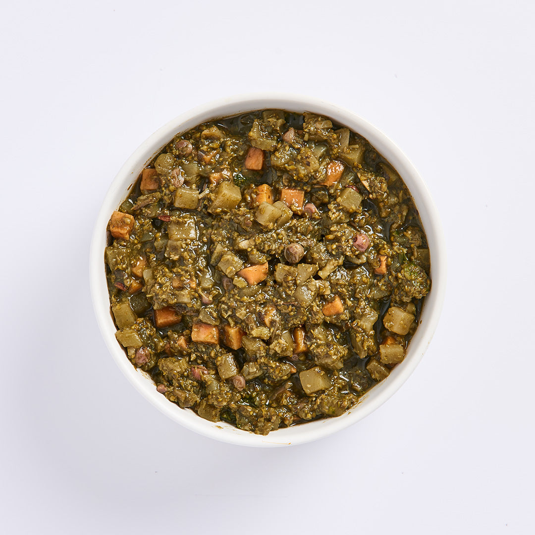 FrischePüree Detox Gemüse-Obst-Püree mit Spirulina und Kräutern zur Verdauungsunterstützung in weißer Schale