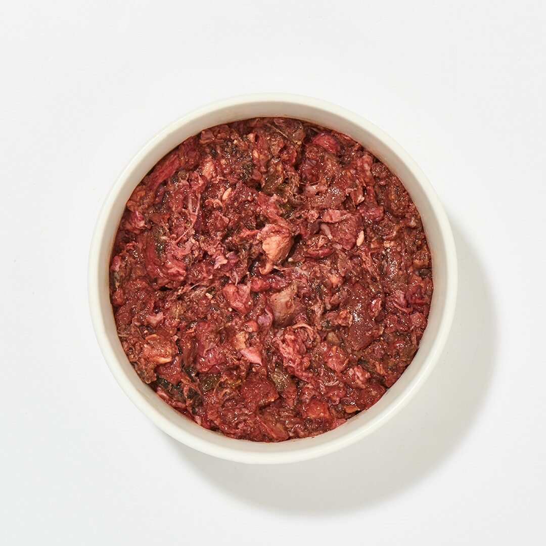 Rinderinnereien-Pansen-Mix in weißer Schale, 500 g.