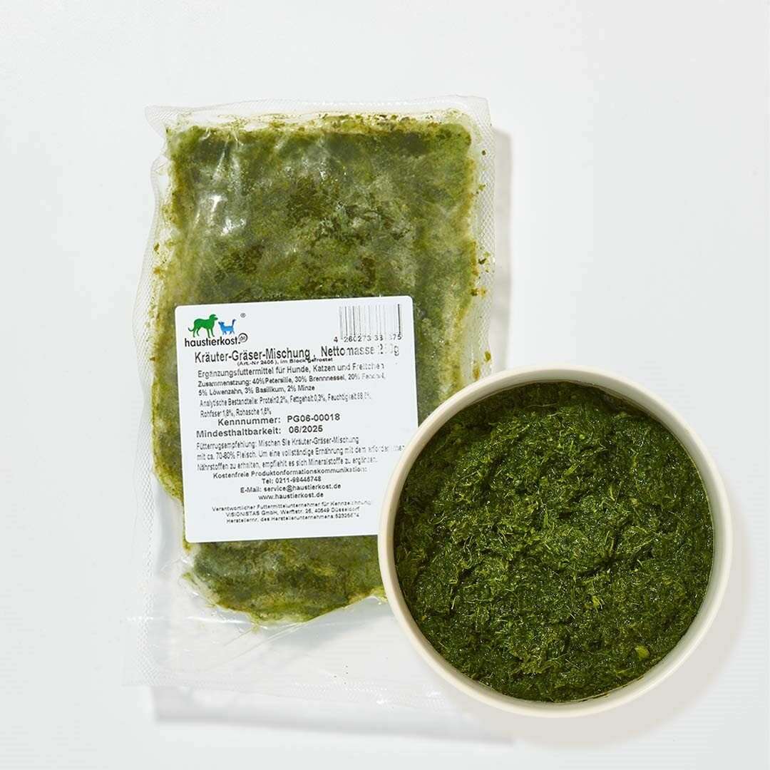Kräuter-Gräser-Mischung, 250 g, tiefgekühlt, naturbelassen, für Hunde, in Schale und Verpackung.