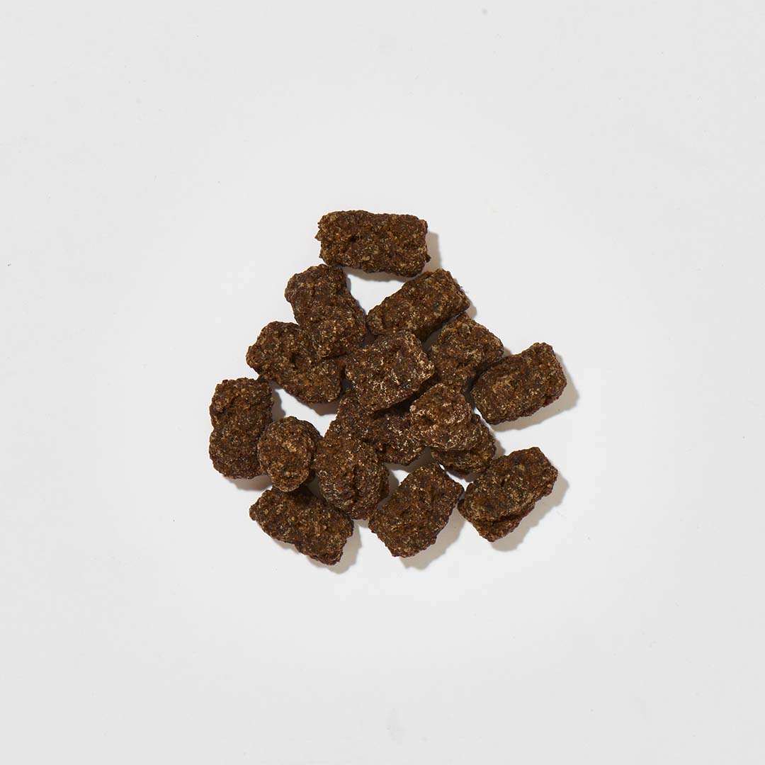 AniForte Gras- & Kotfresser Snack für Hunde 300g natürliche Verdauungsunterstützung mit Rinderpansen und Kräutern