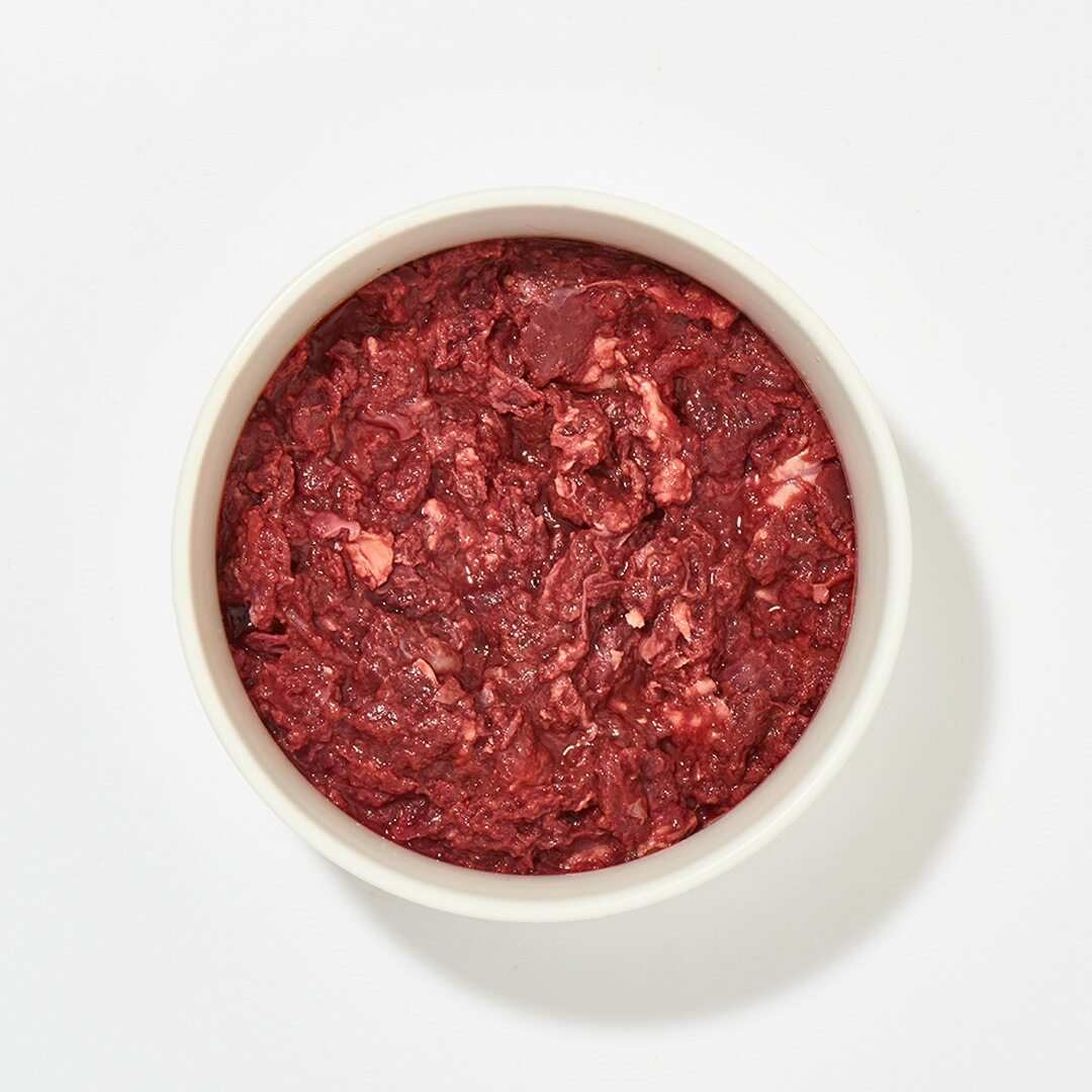 BIO Rinderinnereien-Mix in weißer Schale, bestehend aus Herz, Leber und Niere, 250 g.