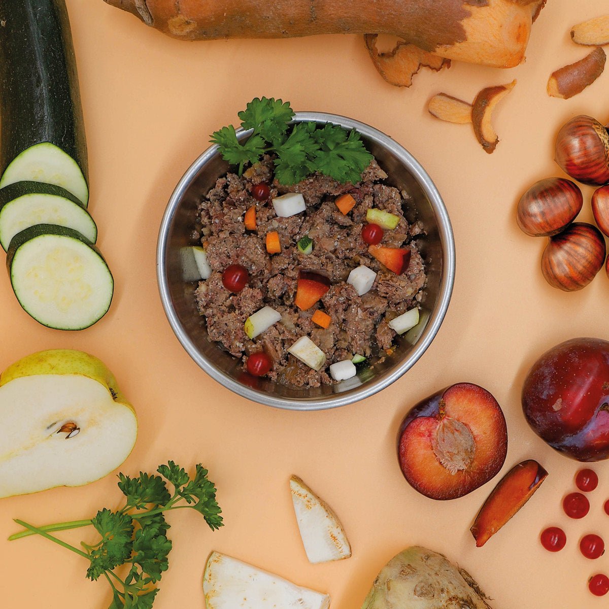 AniForte® Nassfutter WildForest für Hunde mit Zucchini, Fleisch, Gemüse und Obst, ausgewogene und natürliche Zutaten, hohe Nährstoffversorgung, schonend verarbeitet, 100% deutsche Herkunft.