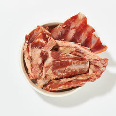 Ziegenrippenknochen